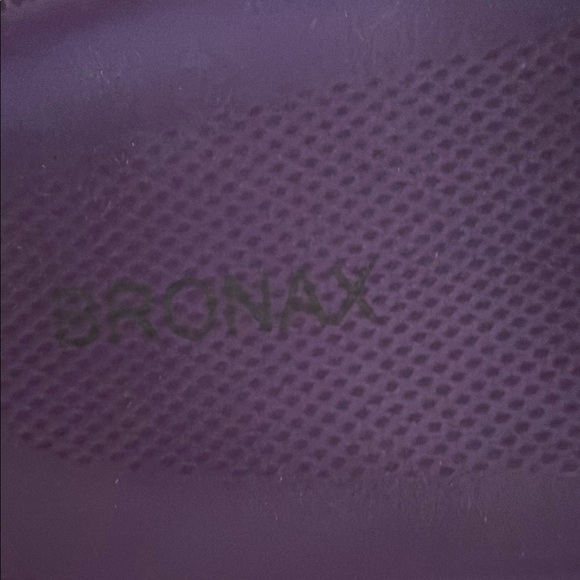 Purple slides, cushy, and comfortable - Picture 3 of 4